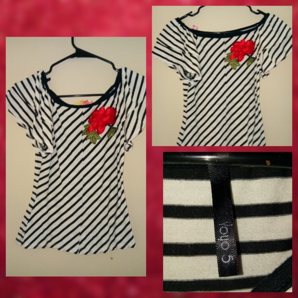 ⭐ On or odd shoulder ruffle sleeve top
